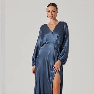 ASTR the Label Kimiko V-Neck Midi Dress Slate Blue Small